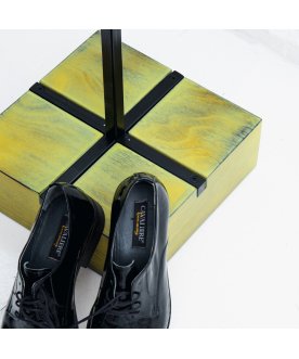 Напольная вешалка Костя с головой череп желтая