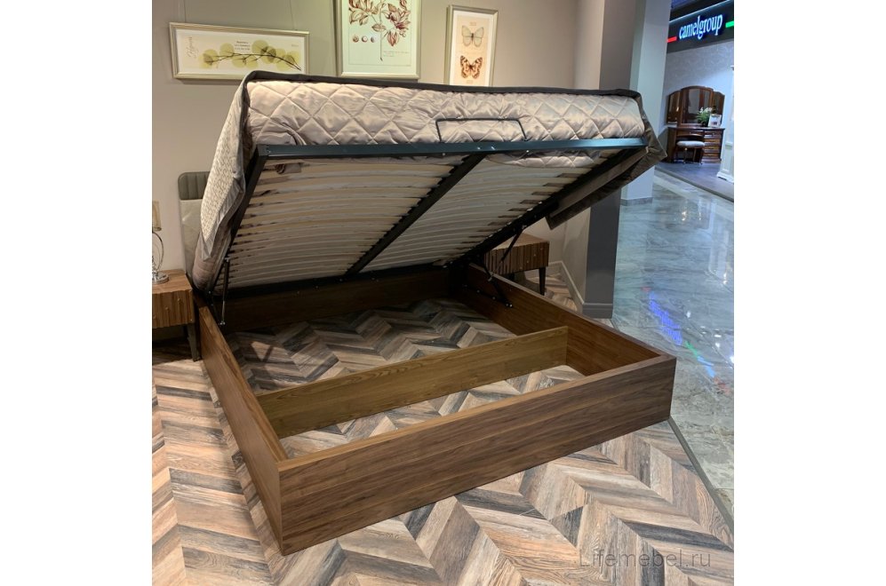 Двуспальная кровать Menorca MDI.BD.MN.2 180х200 с ПМ шпон ореха F V36F / экокожа PU162 82