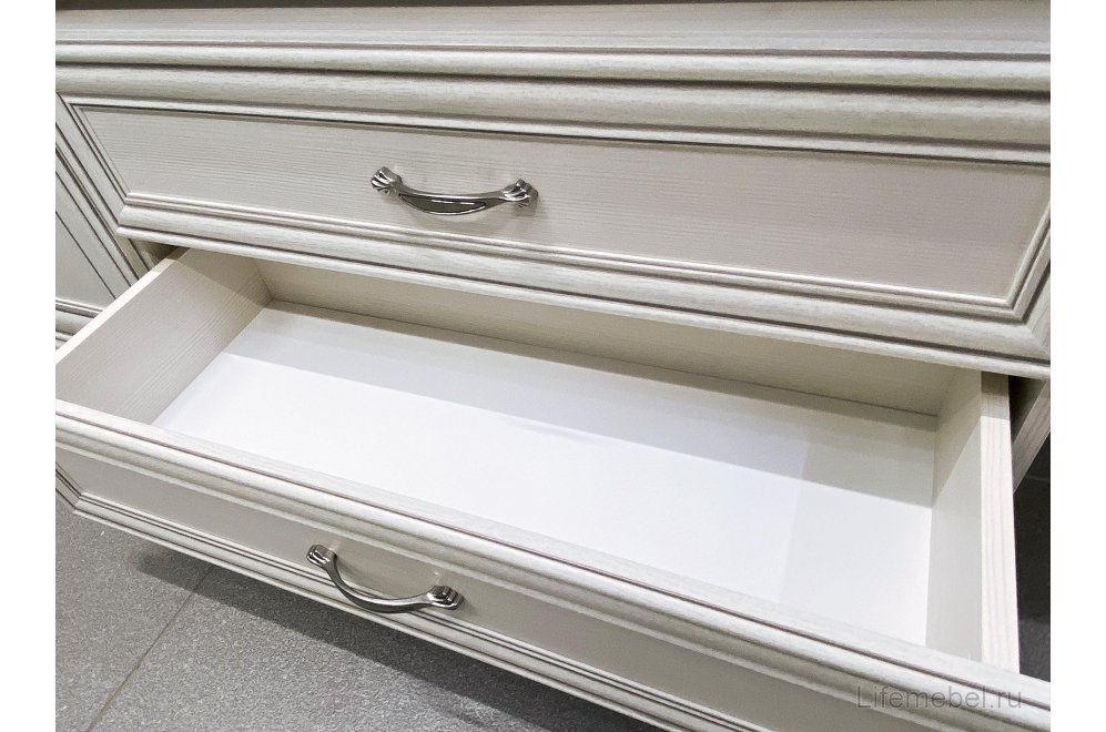 Шкаф трехдверный Tiffany вудлайн кремовый