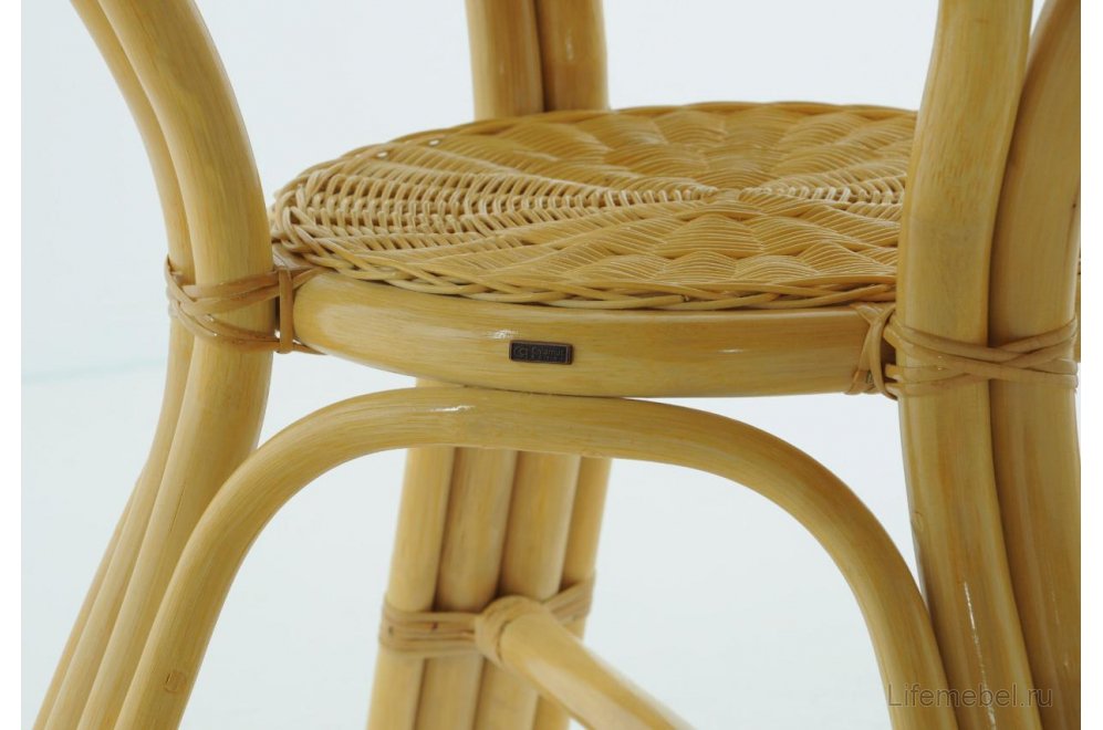 Стол из ротанга 02/09A мед