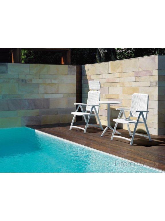 Пластиковое кресло Acquamarina белое