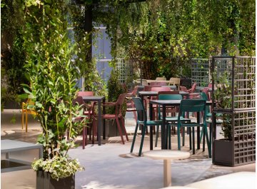 Кресло пластиковое Cassia бургунди