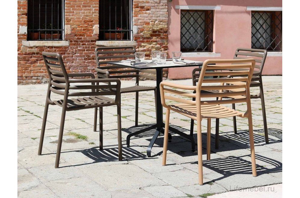 Кресло пластиковое Doga табак