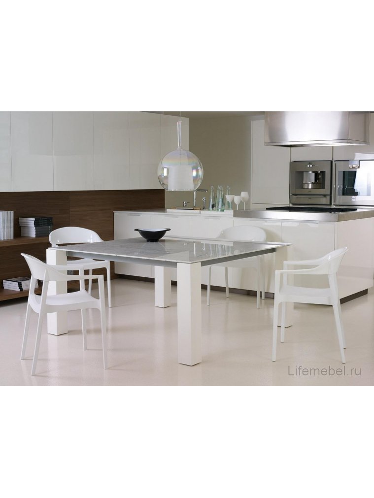 Пластиковый стул Carmen белый