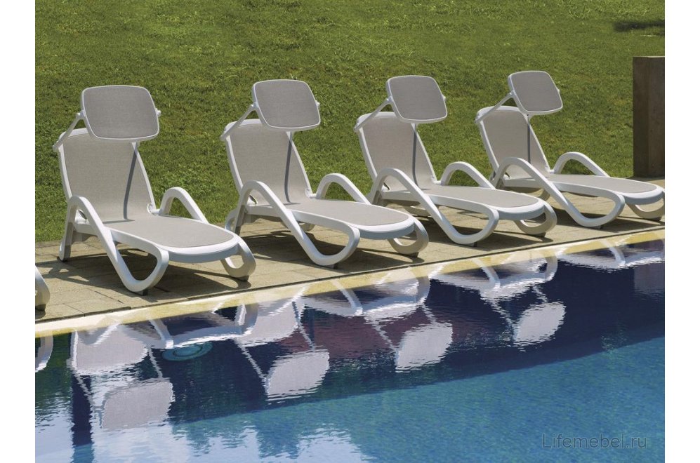 Шезлонг-лежак пластиковый Alfa белый / тортора