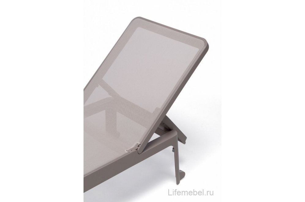 Шезлонг-лежак пластиковый Plano тортора
