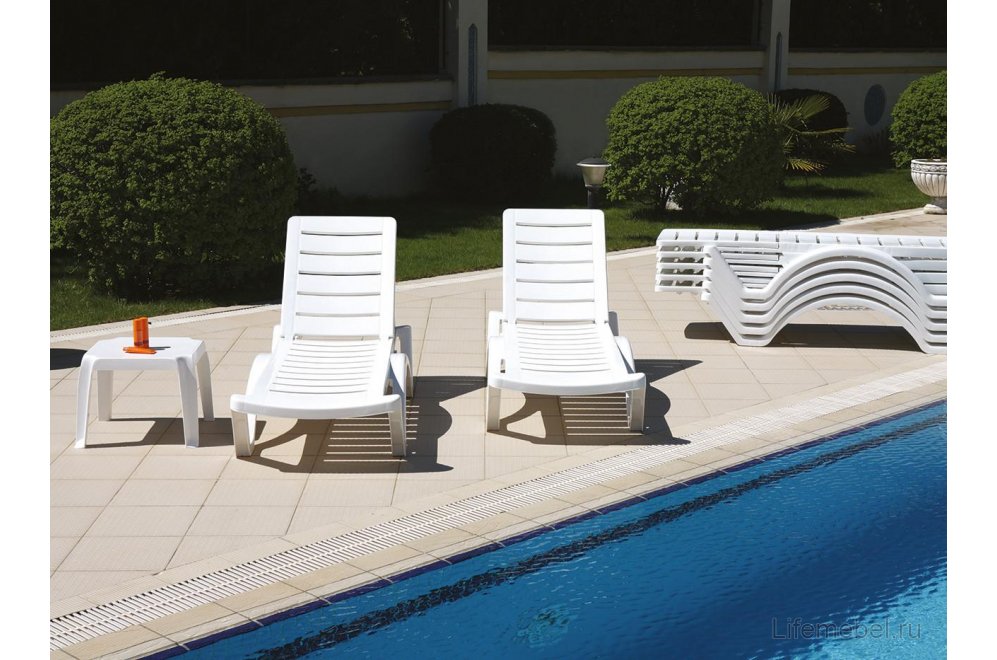 Пластиковый стол приставной Zambak белый