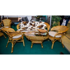 Стол Пеланги коньяк