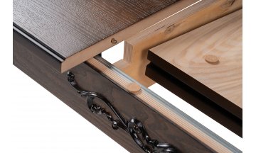 Деревянный стол Бевье