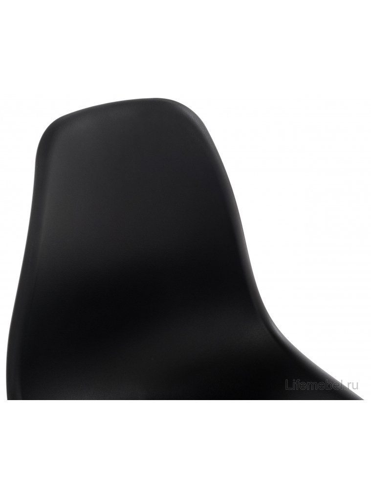 Пластиковый стул Eames PC-015 черный