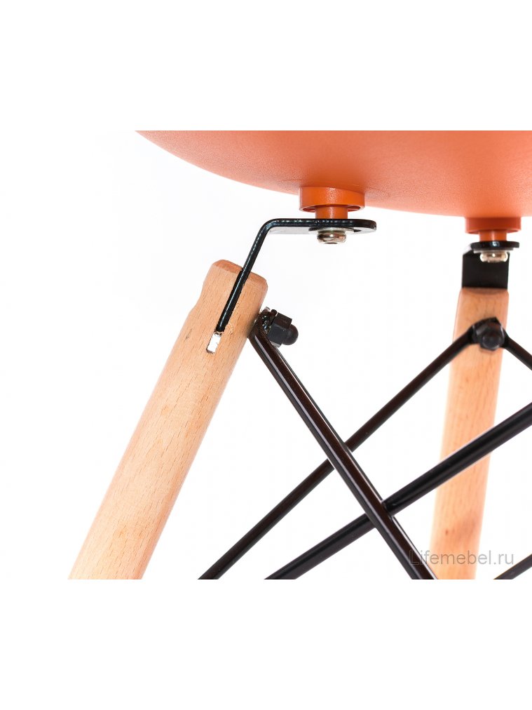 Стул Eames PC-015 оранжевый