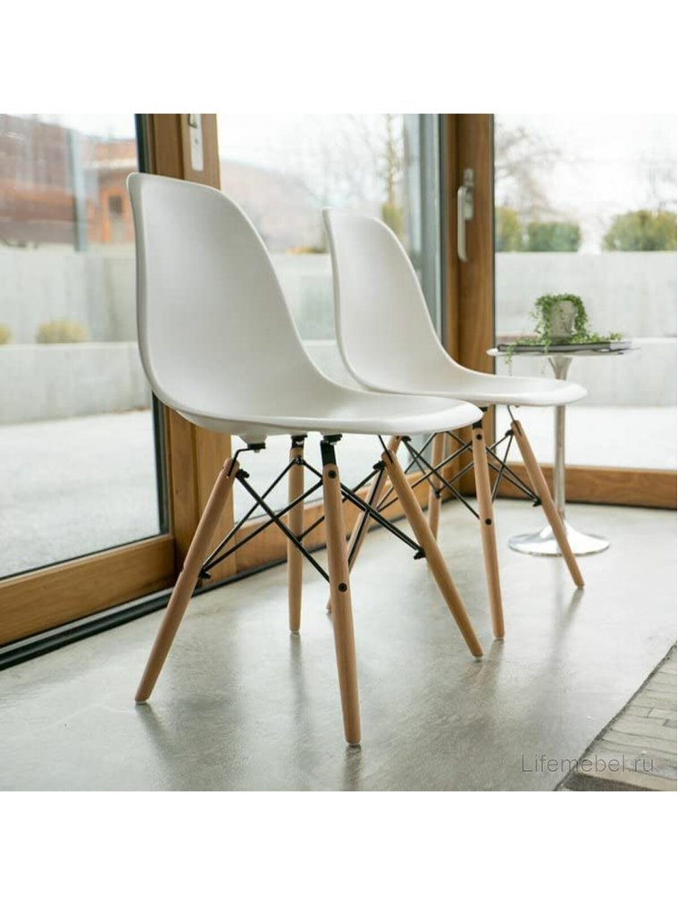 Комплект стульев на металлокаркасе Eames 532630