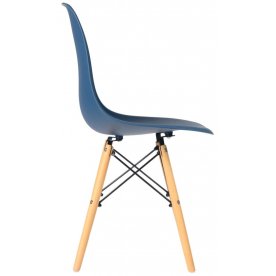 Пластиковый стул Eames DSW DC111