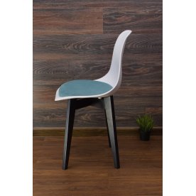 Пластиковый стул Сашш