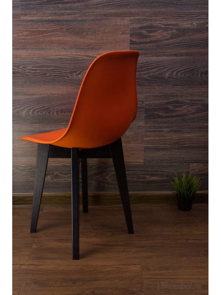 Пластиковый стул Сашш чёрный / оранжевый