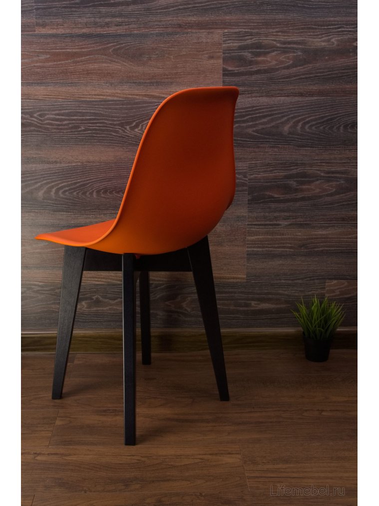 Пластиковый стул Сашш чёрный / оранжевый