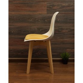 Пластиковый стул Сашш