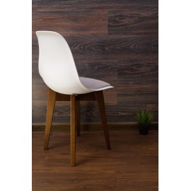 Пластиковый стул Сашш