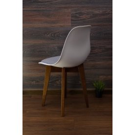 Пластиковый стул Сашш