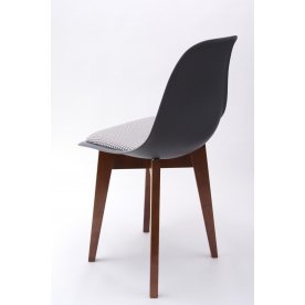 Пластиковый стул Сашш