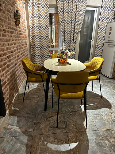 Стул на металлокаркасе Инклес желтый / черный глянец фото покупателя 26