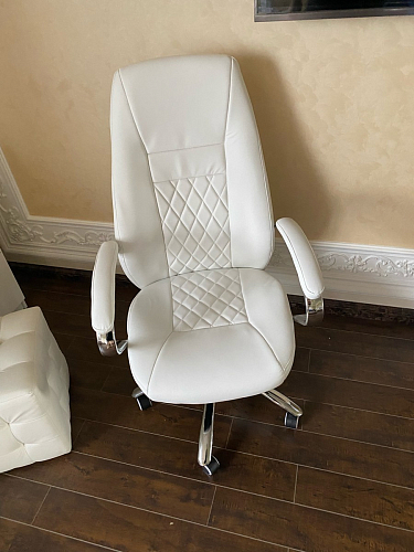 Компьютерное кресло Aragon белое фото покупателя 35