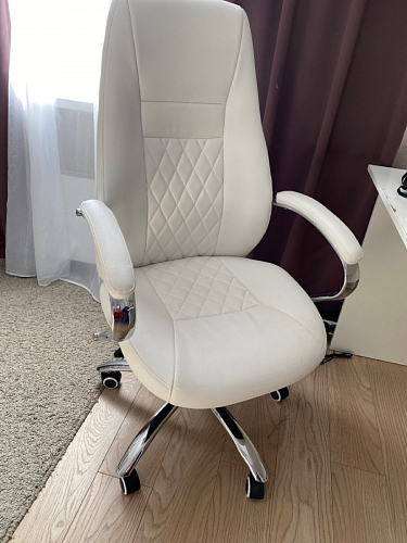 Компьютерное кресло Aragon белое фото покупателя 266