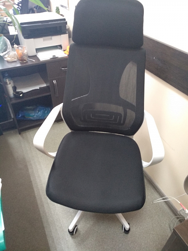 Компьютерное кресло Golem black / white фото покупателя 55