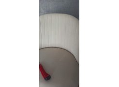 Стул на металлокаркасе Gabi 1 бежевый / черный с серебряными наконечниками фото покупателя 805