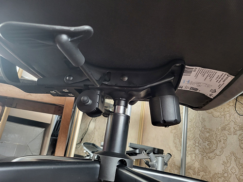 Компьютерное кресло Chief metalBL черный стеганный фото покупателя 1