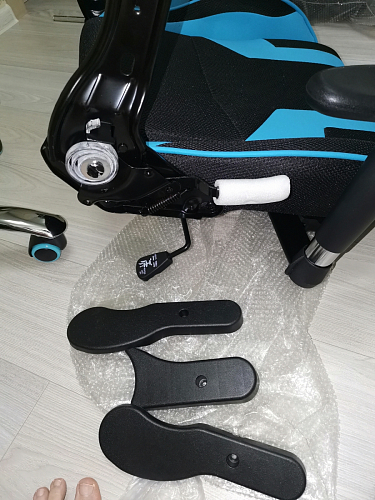 Компьютерное кресло Kano черное / красное фото покупателя 31