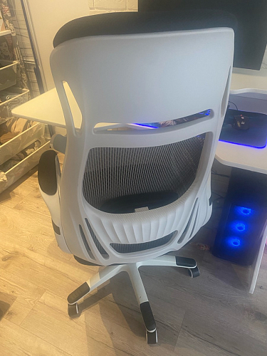 Компьютерное кресло Burgos белое фото покупателя 2