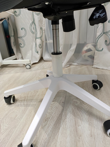 Компьютерное кресло Golem dark gray / white фото покупателя 67