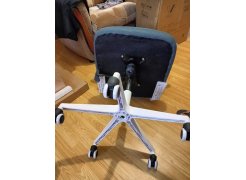 Компьютерное кресло Konfi light gray / white фото покупателя 59