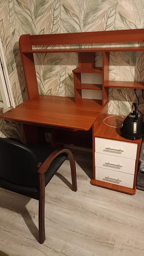 Компьютерный стол Мебелеф - 5 итальянский орех / черный глянец правый фото покупателя 1