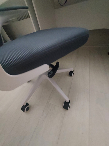 Компьютерное кресло Konfi light gray / white фото покупателя 40