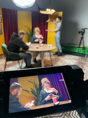 Стул на металлокаркасе Инклес дымчатый / черный глянец фото покупателя 9