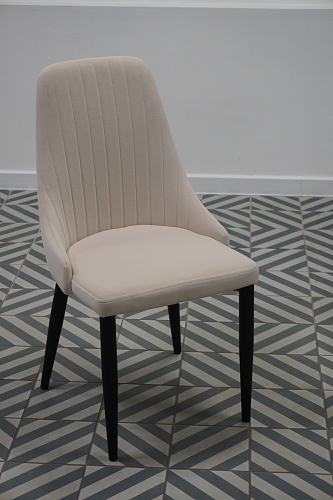 Стул на металлокаркасе Kora light purple / black из шоурума 13