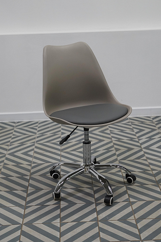 Компьютерное кресло Kolin white из шоурума 6