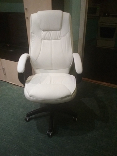 Компьютерное кресло Stella белое фото покупателя 4