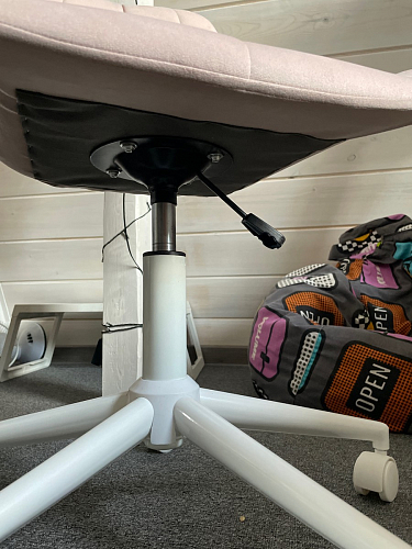 Компьютерное кресло Честер экокожа бежевая / белый фото покупателя 8