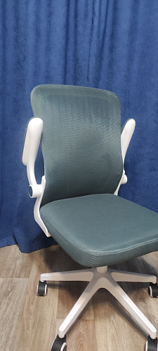 Компьютерное кресло Konfi light gray / white фото покупателя 229