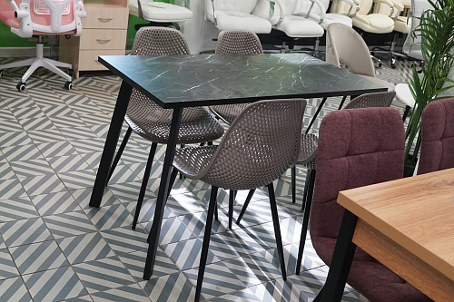 Стеклянный стол Агни 110 королевский мрамор / черный матовый из шоурума 4