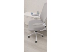 Компьютерное кресло Konfi light gray / white фото покупателя 140