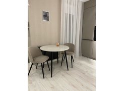 Стул на металлокаркасе Gabi 1 бежевый / черный с серебряными наконечниками фото покупателя 661