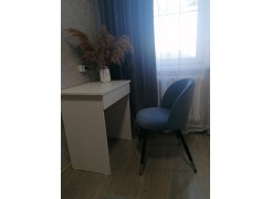 Стул на металлокаркасе Gabi 1 бежевый / черный с серебряными наконечниками фото покупателя 814