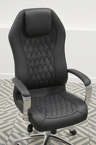 Компьютерное кресло Damian white из шоурума 1