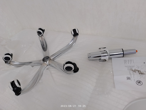 Компьютерное кресло Kolin с подушкой clear / white фото покупателя 285