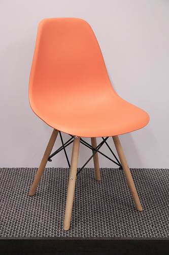 Пластиковый стул Eames PC-015 желтый из шоурума 3