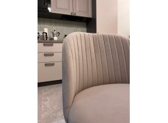 Стул на металлокаркасе Gabi 1 бежевый / черный с серебряными наконечниками фото покупателя 490